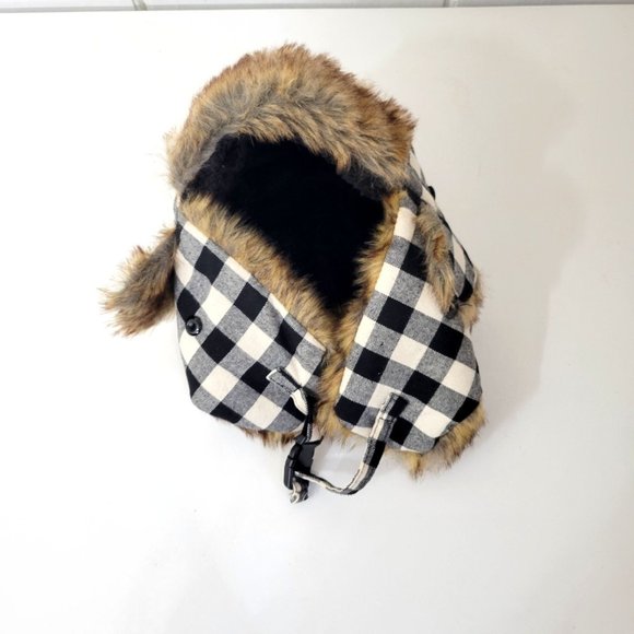 Black Check Flannel Hat with Flaps Faux Lined Cabincore - Picture 4 of 5